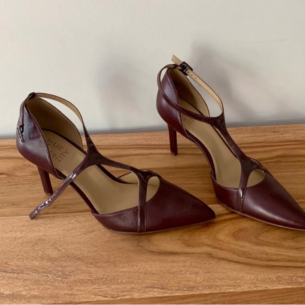 Naturalizer pumps